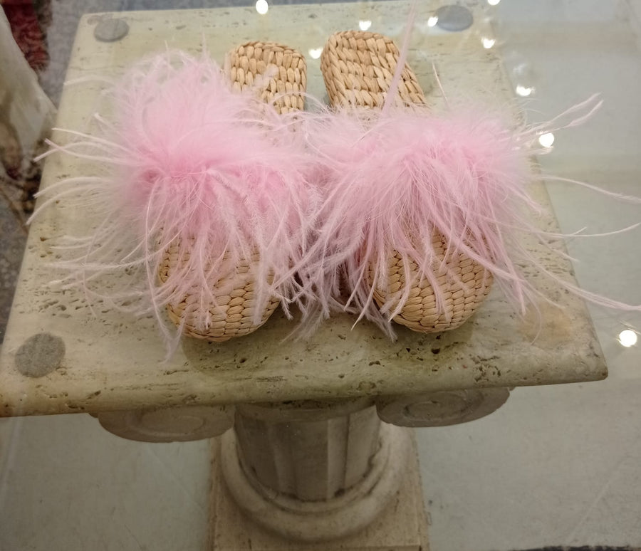 Rattan home slippers with pink details