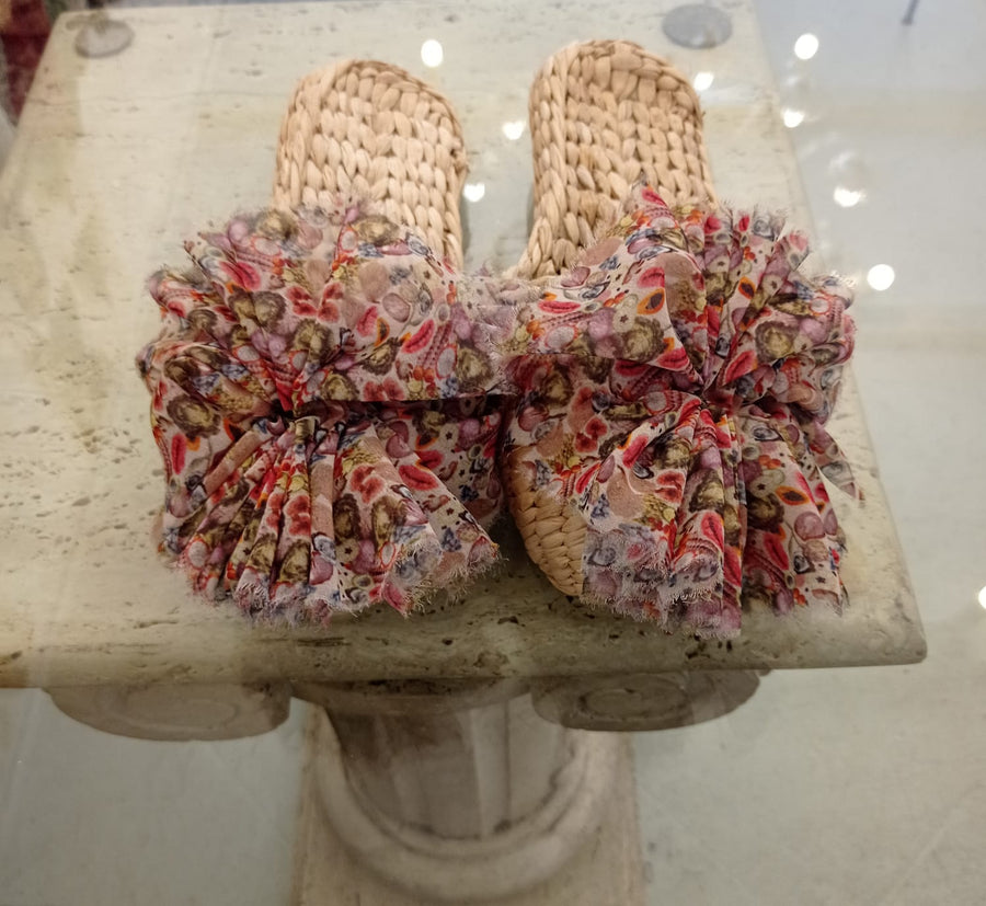 Rattan home slippers with Soul Food print details